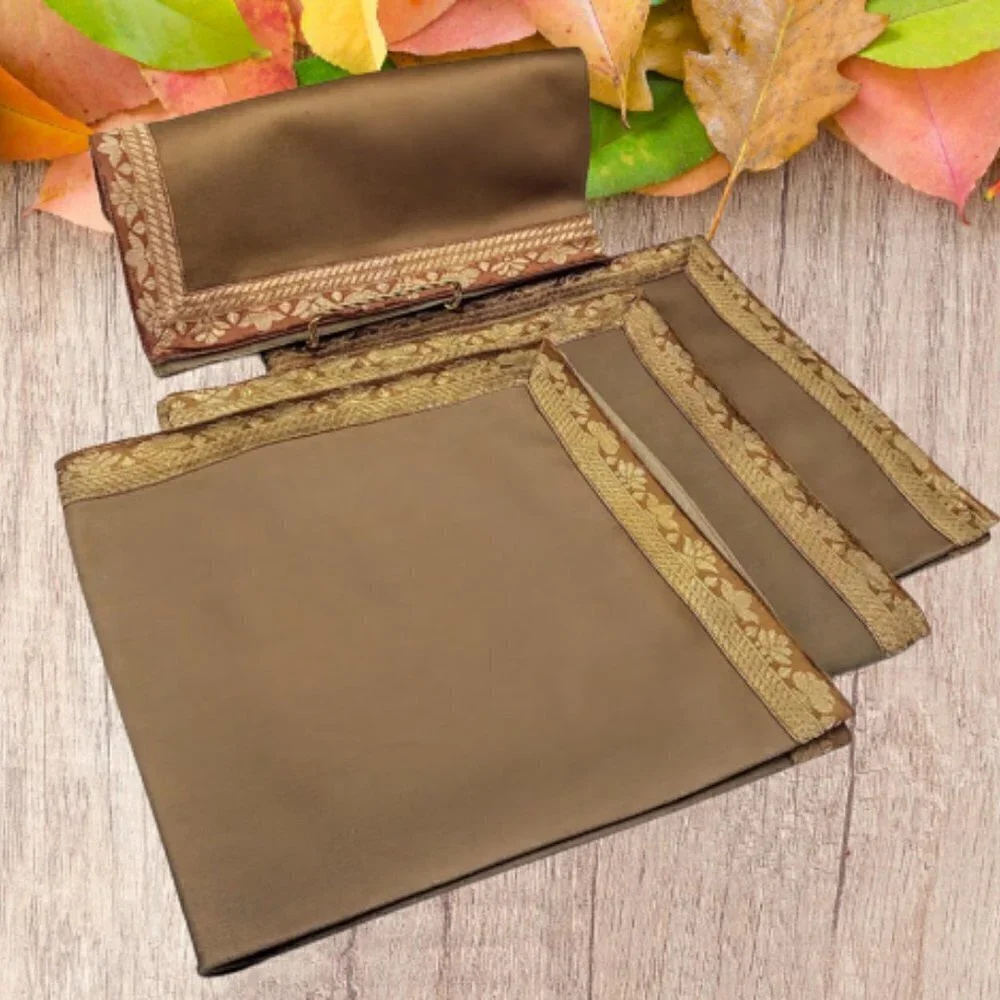 Crate & Barrel A Cappella Gold Square Metallic Border Cotton Blend Napkins (4)
